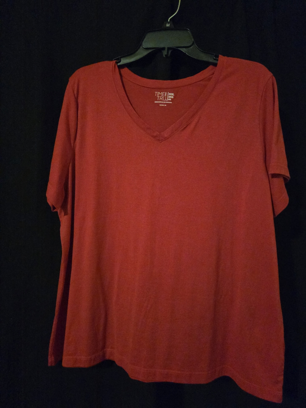 Time and Tru Women's Burgundy V-Neck Short Sleeve Tee